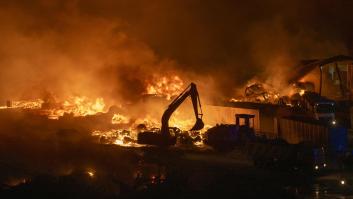 Lanzarote, en alerta por el incendio en un vertedero: se recomienda no salir a la calle