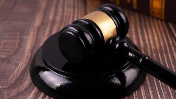 Esto es lo que dice la ley si quieres dar dinero a tu hijo sin pagar impuestos