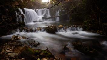 La cascada con piscina natural que parece de otro mundo y se esconde en este rinconcito de España