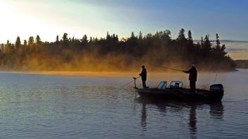 Pescar con imanes te puede hacer rico y si no que se lo pregunten a esta pareja estadounidense