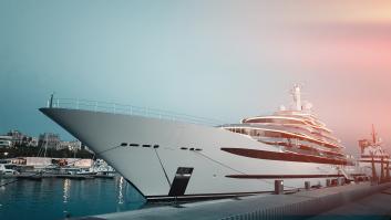 El súper yate de Ibiza de 650.000 euros la semana con un pasado de ladrones por un Picasso