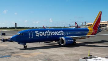 El avión prohibido en España, a escasos metros de estrellarse contra el mar