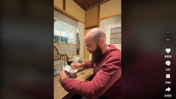 Un español alucina con las tapas de los yogures de Japón: "Van 700 años por delante"
