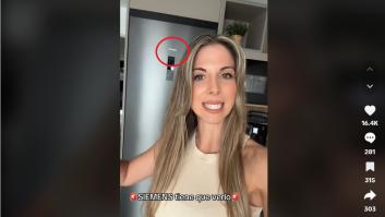 Compra un frigo y el cachondeo es total con ese detalle que se ve al fondo