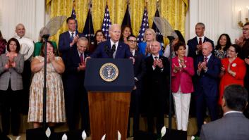 Biden regularizará a más de medio millón de migrantes casados con estadounidenses