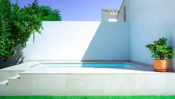 Estas son las casas que pueden esquivar las multas por tener una piscina ilegal