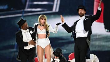 Taylor Swift deja sin palabras a sus fans al subir a Travis Kelce al escenario