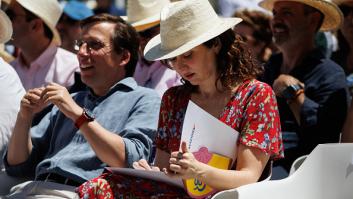 El Gobierno lleva ante el Constitucional las leyes trans y LGTBI de Ayuso