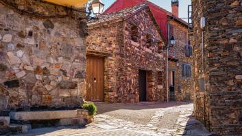 El pueblo medieval solo a hora y media de Madrid que es perfecto para una escapada veraniega