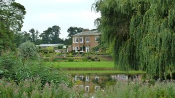 Cuatro detenidos por asaltar una casa de Rishi Sunak para dejarle un "regalo de despedida"