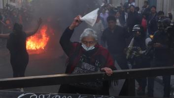 "¡Fuera golpistas!": Las horas de incertidumbre en que los tanques y fusiles paralizaron a Bolivia