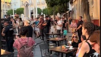 Así es como acaba una protesta contra el turismo en el centro de Sevilla