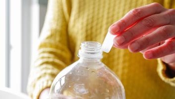 Pérez-Reverte suelta esto sobre los tapones unidos a las botellas y representa a casi todos