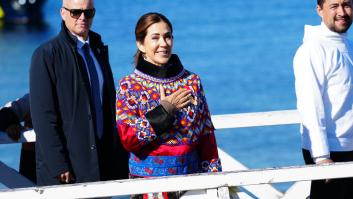 Mary de Dinamarca, golpeada por una moto en un acto oficial