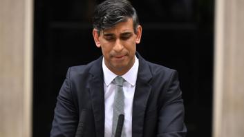 "Lo siento": Sunak se marcha reivindicando su gestión pero encajando "el enfado y la decepción" popular