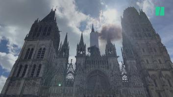 Arde en llamas la aguja de la catedral de Rouen (Francia)