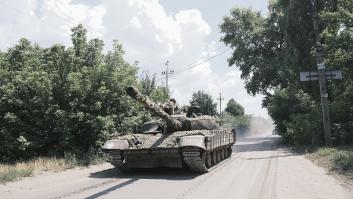 Rusia es atropellada por sus propios tanques