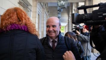 El Constitucional también ordena rebajar la condena al exconsejero Zarrías por los ERE