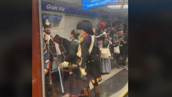 Graba esto en el Metro de Madrid y muchos ven en ahí una escena de 'El Ministerio del Tiempo'