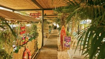 El chiringuito oculto en pleno centro de Madrid con arena, hamacas y tablas de surf