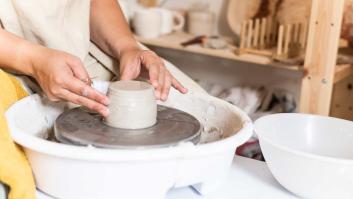 Muere asfixiado un ceramista en Toledo tras enganchar su delantal en el torno