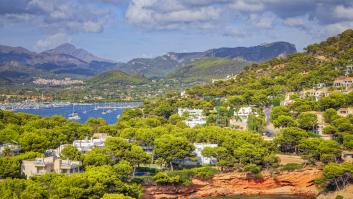 Ofrece su avión de regalo a Donald Trump y ahora envía su súper yate a Mallorca