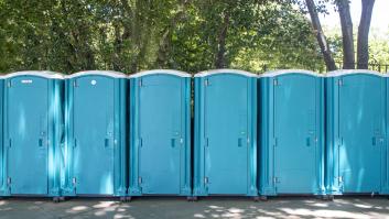 Adiós a los baños públicos de toda la vida: la "imagen del terror" que aparece cuando vas a por el papel higiénico