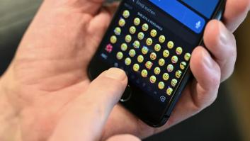 ¿Los emojis van antes o después del signo de cierre de un enunciado? La RAE es clarividente al respecto