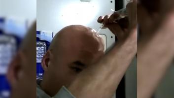 Nunca nos lo habíamos preguntado y un astronauta lo ha hecho: así se lavan el pelo en el espacio
