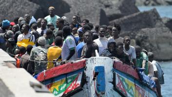 Otros dos cayucos con 130 migrantes abordo llegan a El Hierro en plena crisis migratoria
