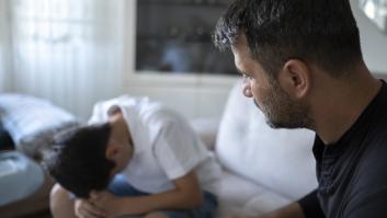 Adiós tajante a mamá y papá: una terapeuta revela por qué cada vez más hijos deciden cortar todo contacto