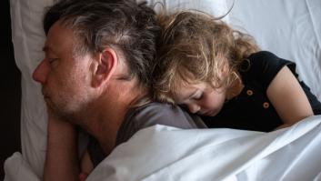 Enseña cuál es el recuerdo que lleva su marido de su hija y todos se emocionan