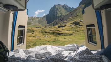 Deja su país para irse a vivir en España con su perro en una furgoneta camperizada: "Realmente no cuesta nada"