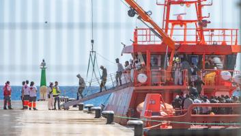 Dos buques de 800 millones de euros no pueden usarse porque al cliente se le olvidó construir un muelle