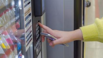 El Ministerio de Consumo trabaja ya para prohibir la venta de bebidas azucaradas y energéticas, y de bollería industrial en centros escolares