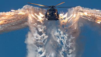 La Armada se inventa un nuevo escudo con mensaje contundente: "Fulmina a los que ofendan al Rey"