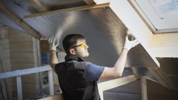 Reciben una oferta de aislamiento térmico gratis en casa, aceptan y lo gratis sale por 138.000 euros en daños en el hogar