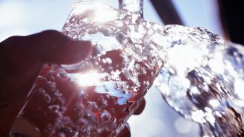 La regla de las 4 horas que debes saber cuanto antes si bebes agua del grifo