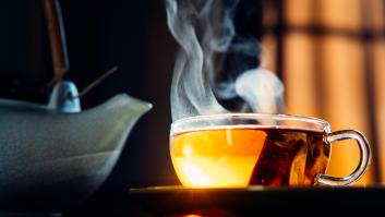 Despejan la duda sobre si beber café o té cuenta como beber agua