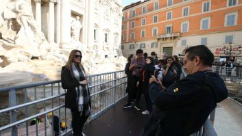 Roma inaugura la nueva Fontana di Trevi y amenaza con multas a los que sigan tirando la moneda