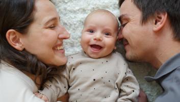 El síndrome que sufren muchos padres primerizos al llegar el bebé a casa