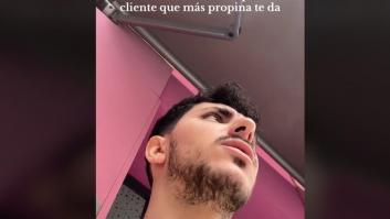 Un camarero graba la conversación con un cliente: surrealista se queda corto