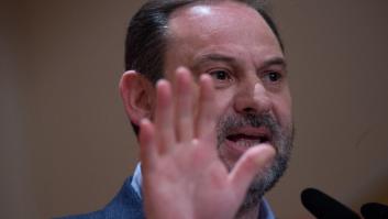 El juez pide al PSOE que informe de las donaciones de Ábalos y al Congreso de su sueldo