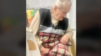 La conversación que mantienen su abuela y Alexa enamora a todos: "Una guerra continua"