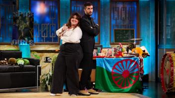 Lalachus mira a cámara y responde, contundente, a los que la critican por presentar las campanadas de Nochevieja