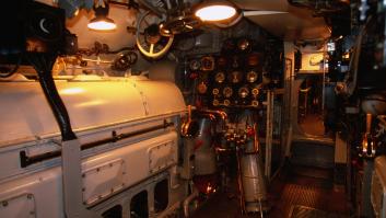 Hace historia al pasar meses en una cápsula submarina a 11 metros de profundidad