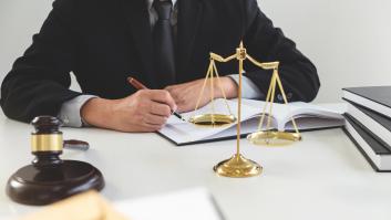 Un abogado desmonta el peligro de activar el popular botón de LinkedIn: "No es motivo de despido"