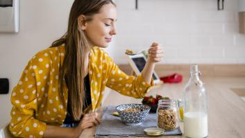 La leche 'de moda' queda herida de muerte: "Estás equivocado, no es tan saludable"