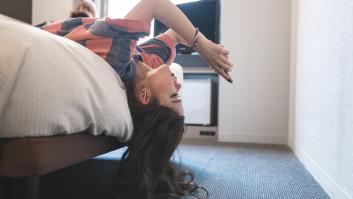 Expertos piden no despertarnos nunca con la función de alarma del móvil: "No dormimos lo suficiente"