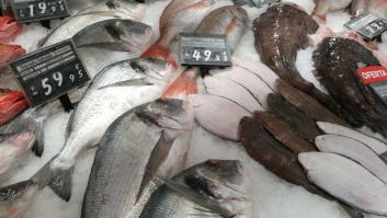 El corte obligatorio de los pescadores a los peces capturados para confirmar que no vienen del mercado negro